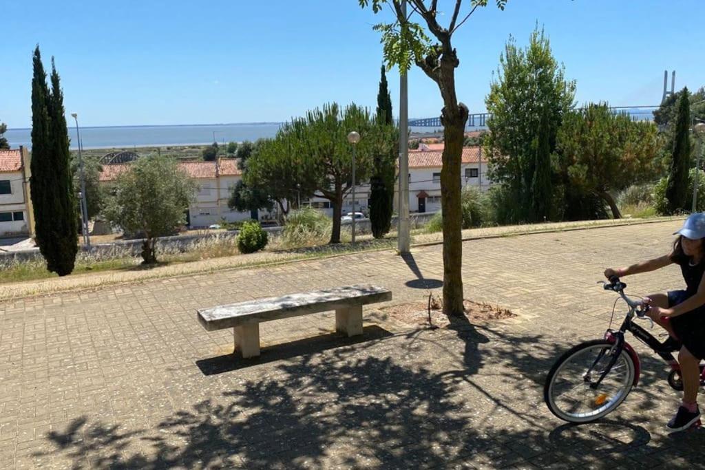 Quarto Duplo Parque Tejo, Com Wc 호텔 Bobadela 외부 사진